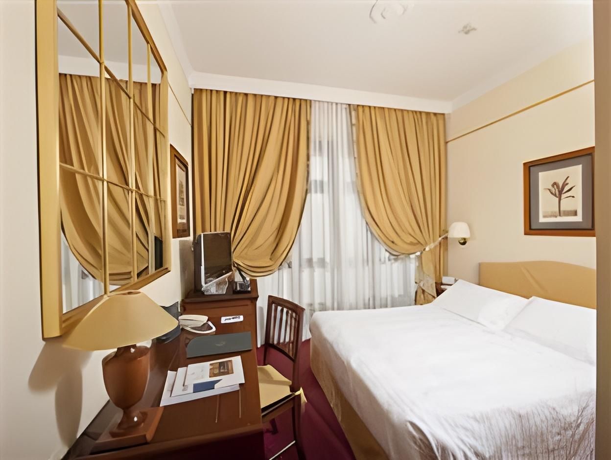 Queen Room