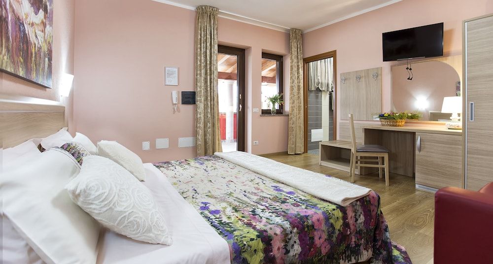 Il Sole Deluxe Double Room 3