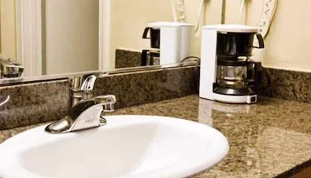 Hotel Parmani Standard Room, 1 Queen Bed 9