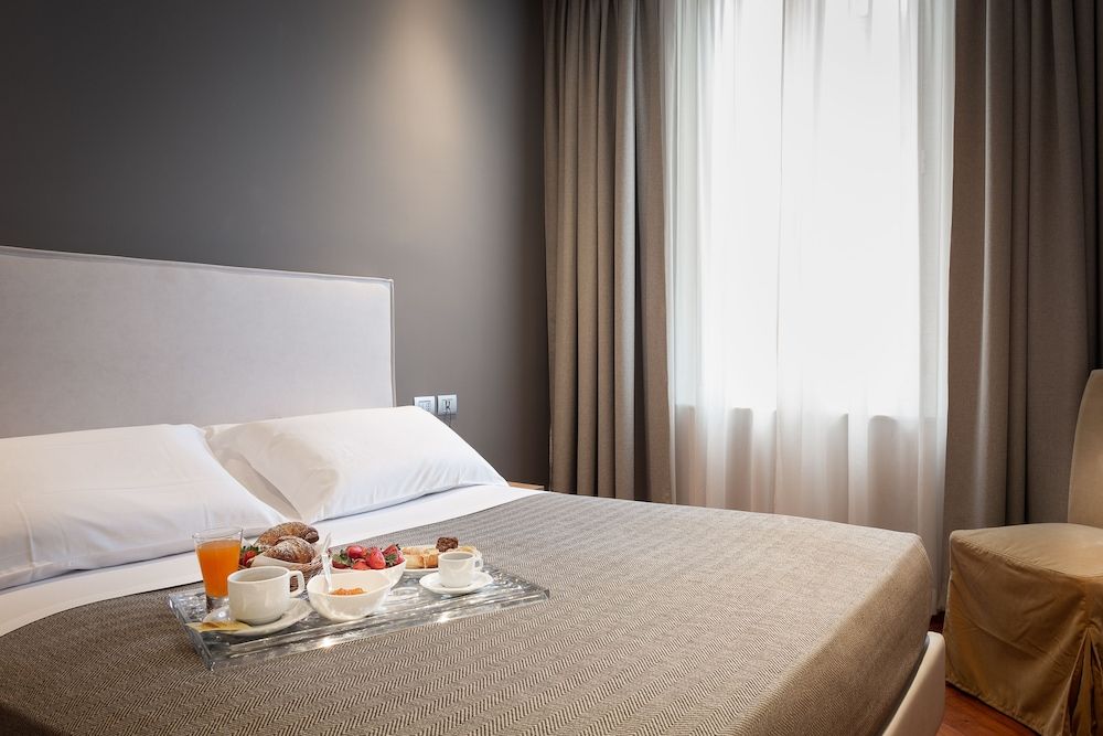 HNN Luxury Suites Junior Suite 6