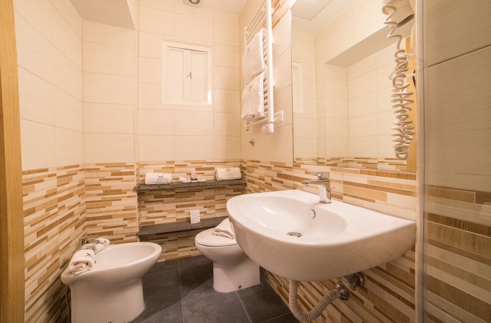 Hotel Airone Economy Room, 2 Twin Beds 8