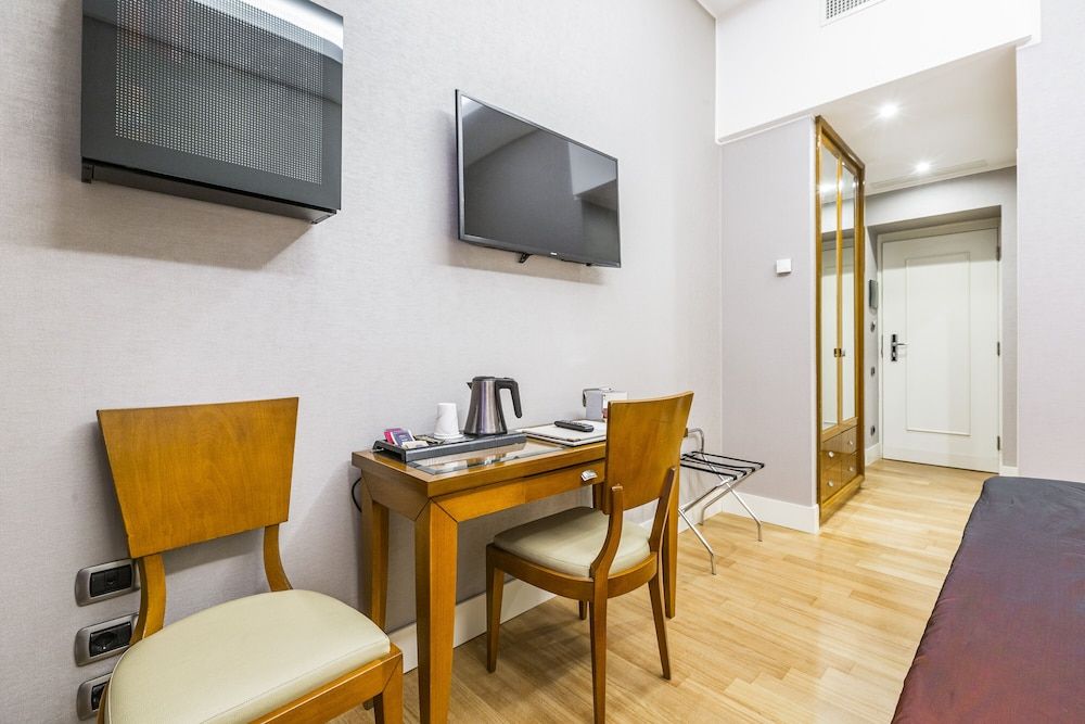 undefined Hotel Delle Nazioni 4