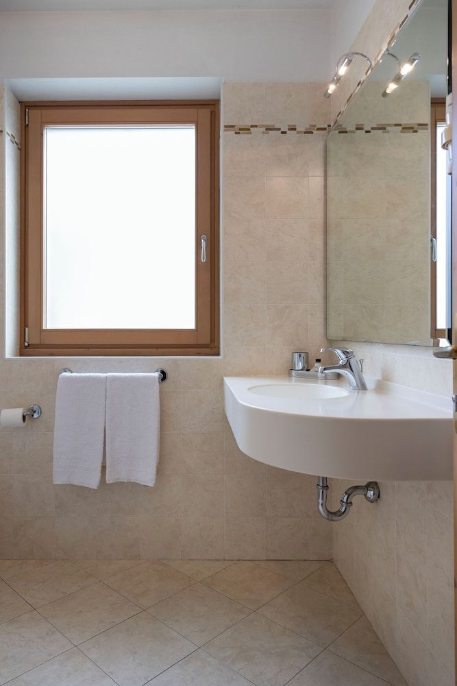 Beverly Alps Hotel & Spa Superior Double or Twin Room 3