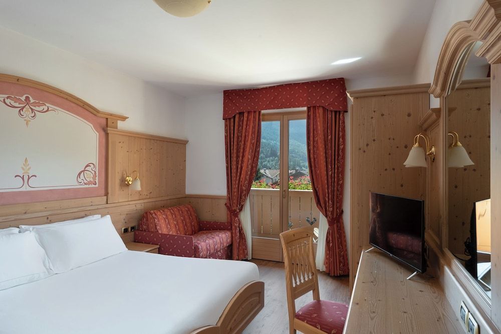 Beverly Alps Hotel & Spa Superior Room 4