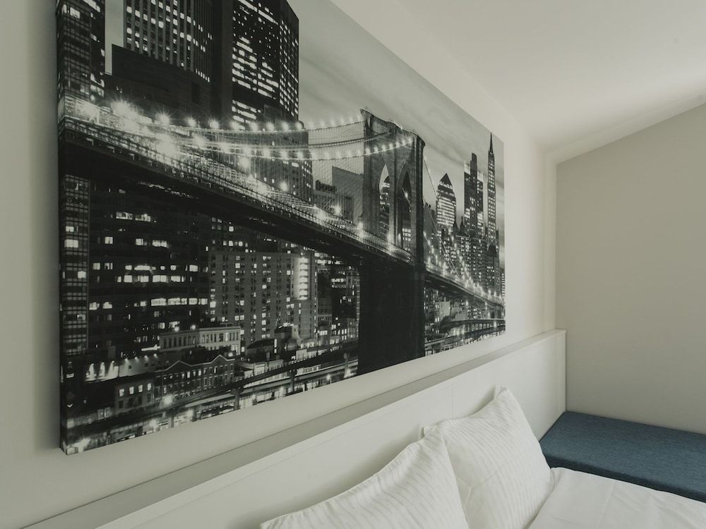 Livingstone Standard Triple Room, Ensuite 7