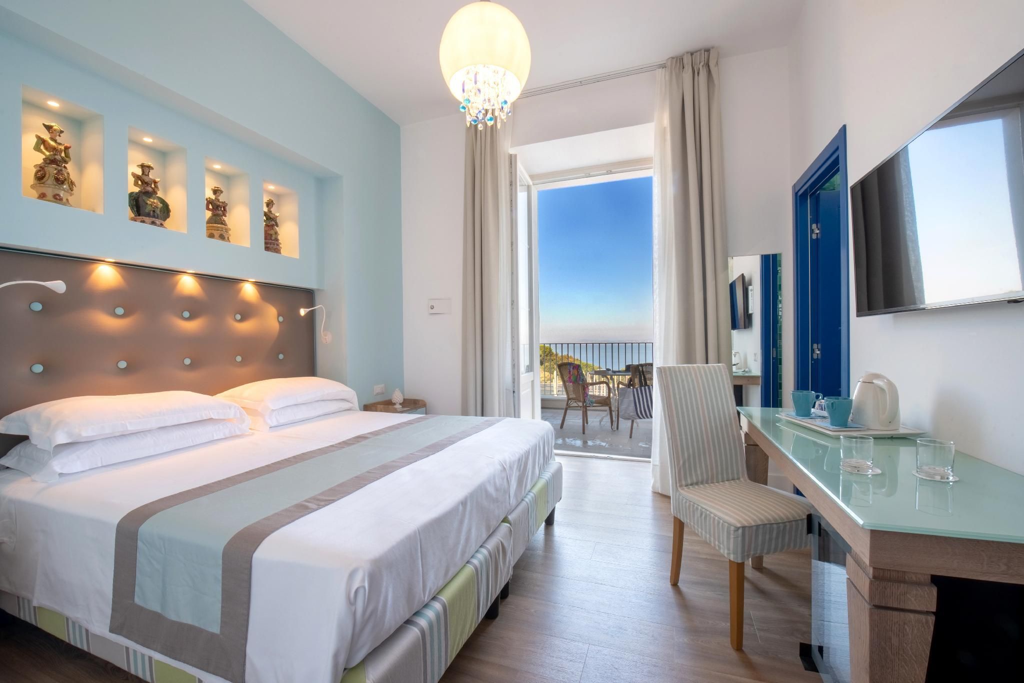 Deluxe Sea View Room