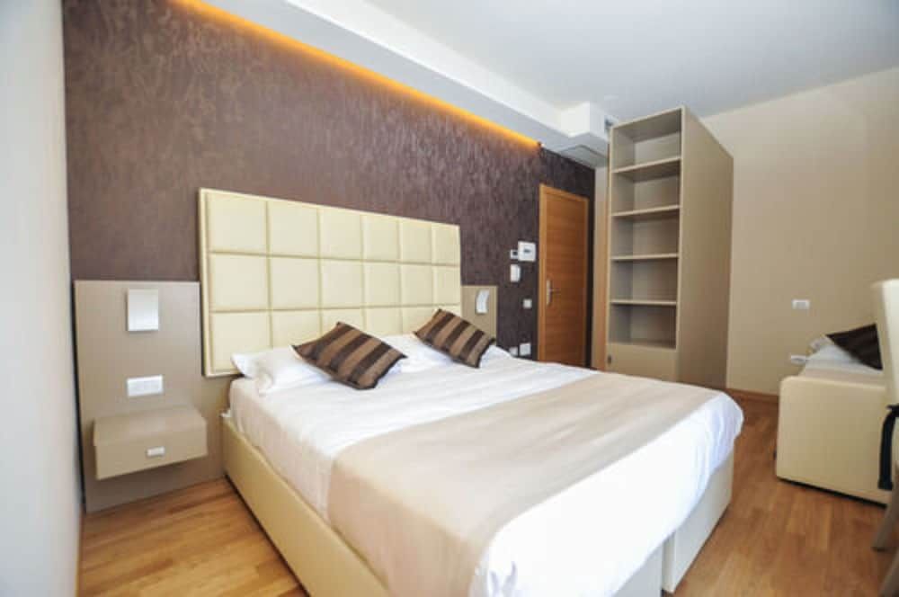 Hotel Dori Double Room, Lake View