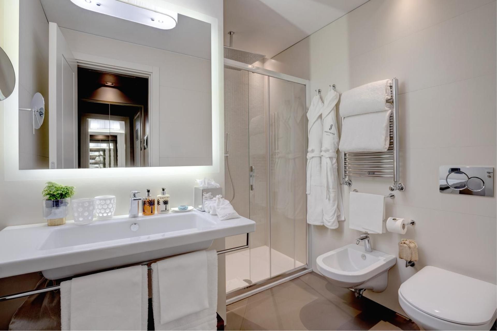 undefined Singer Palace Hotel 7