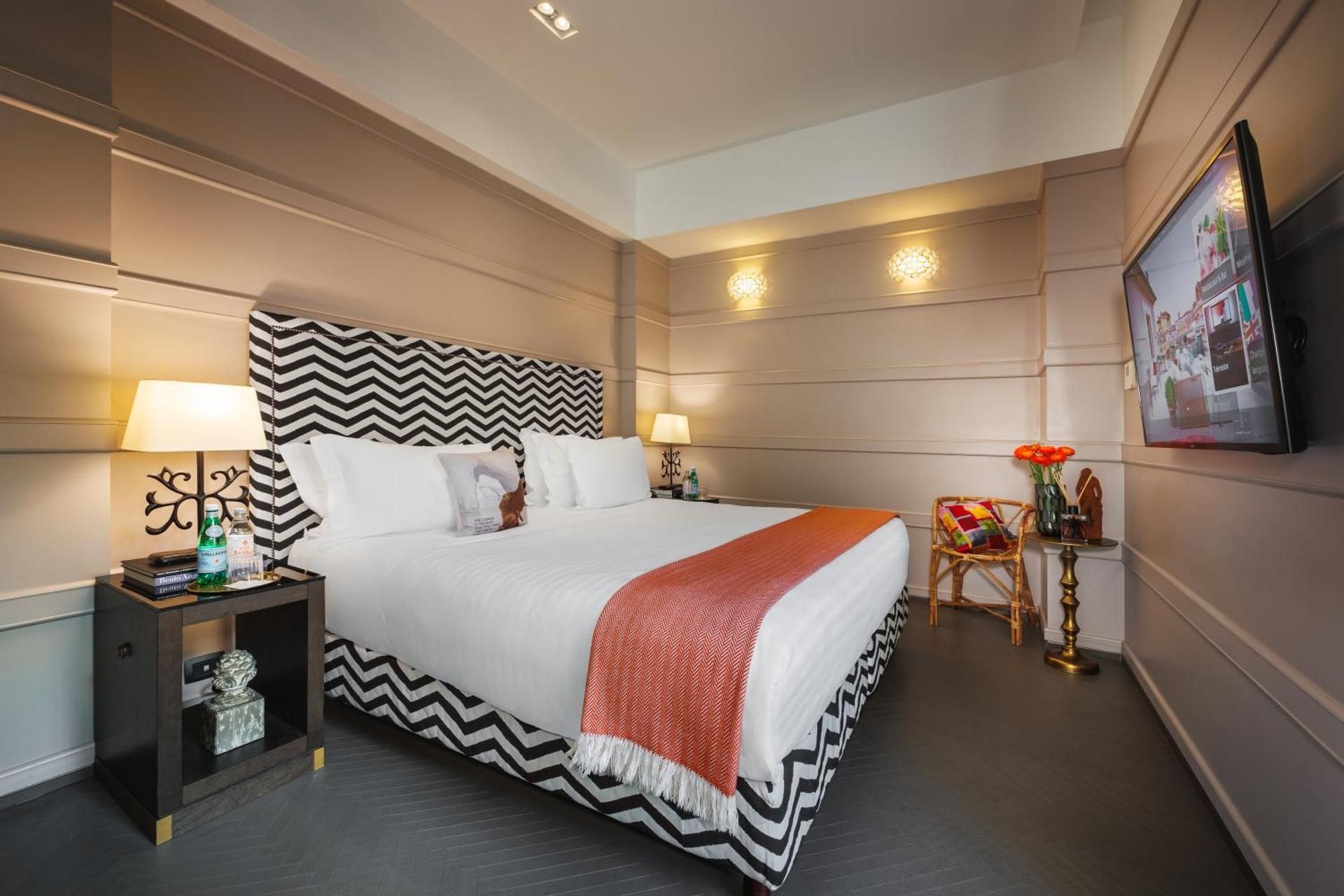 undefined Singer Palace Hotel 5