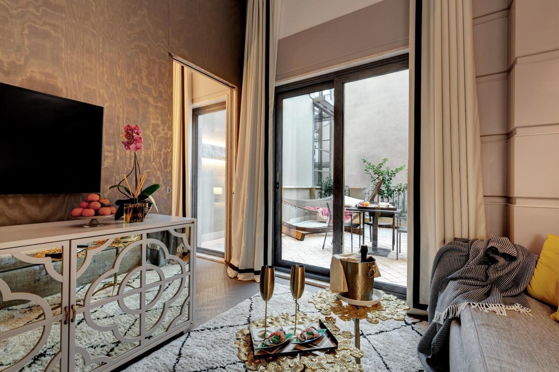 undefined Singer Palace Hotel 4