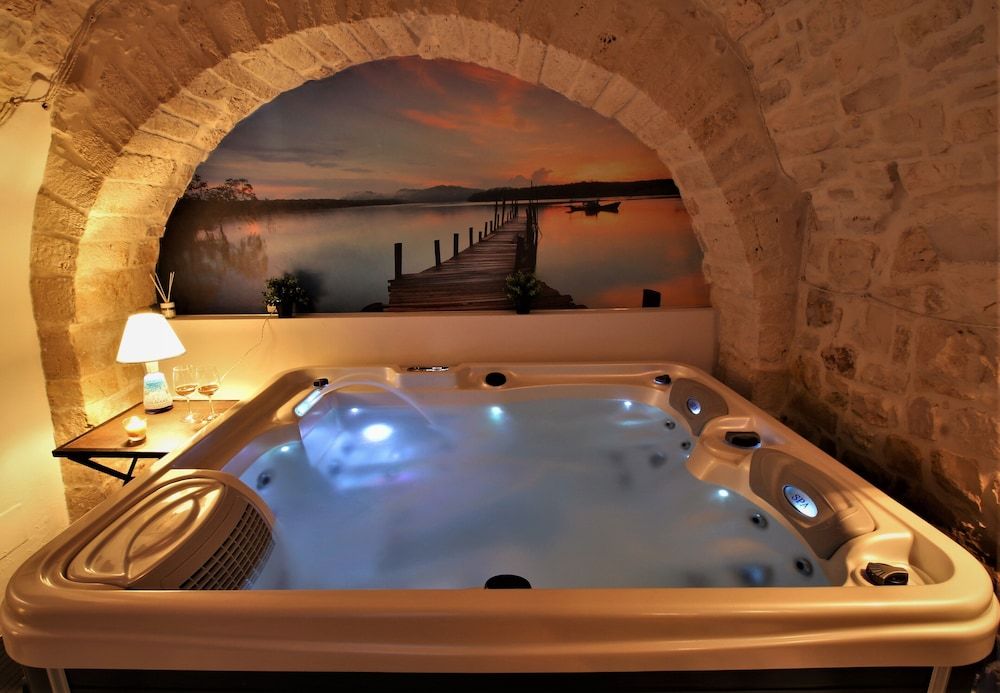 Albergo Diffuso Dimora Rossi Luxury Suite, 1 Bedroom, Jetted Tub 9