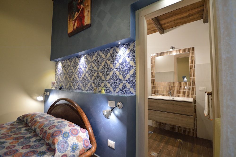 Centro Sicilia Standard Double Room, Private Bathroom 8
