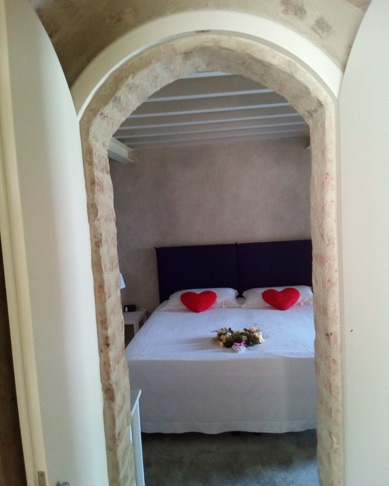 Casa Torre Allera Triple Room 3