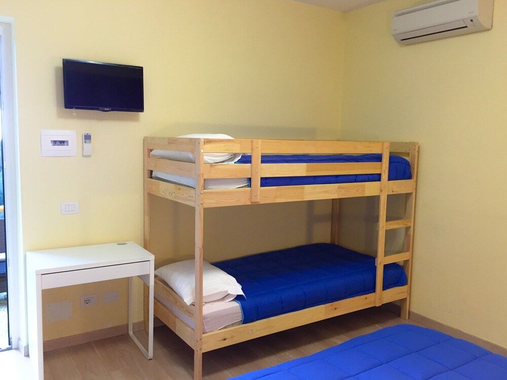 Quadruple Room (Albarola 012030-AGR-005)