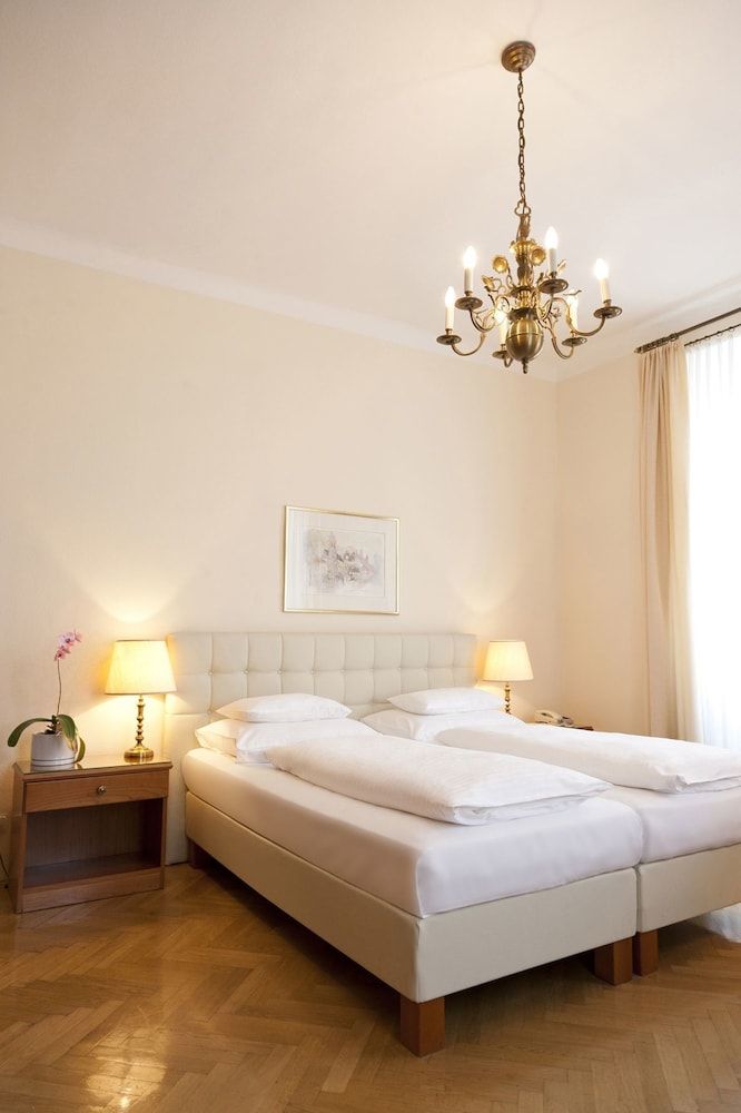 Hotel Schwalbe Double Room, 1 Queen Bed, Private Bathroom