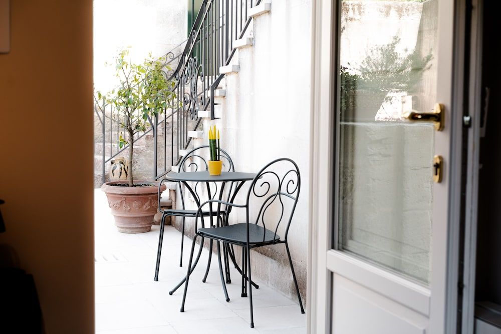 Antica Torre di Iuso Design Double Room, 1 Double Bed, Garden Area 5