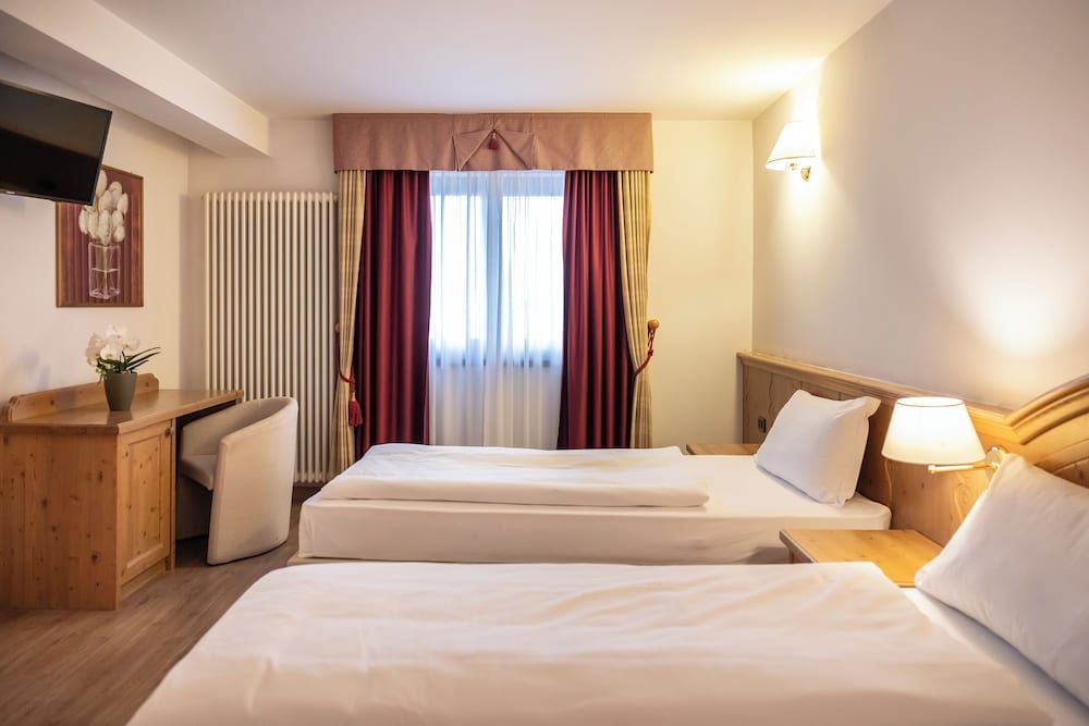 Golf Hotel Superior Quadruple Room 4