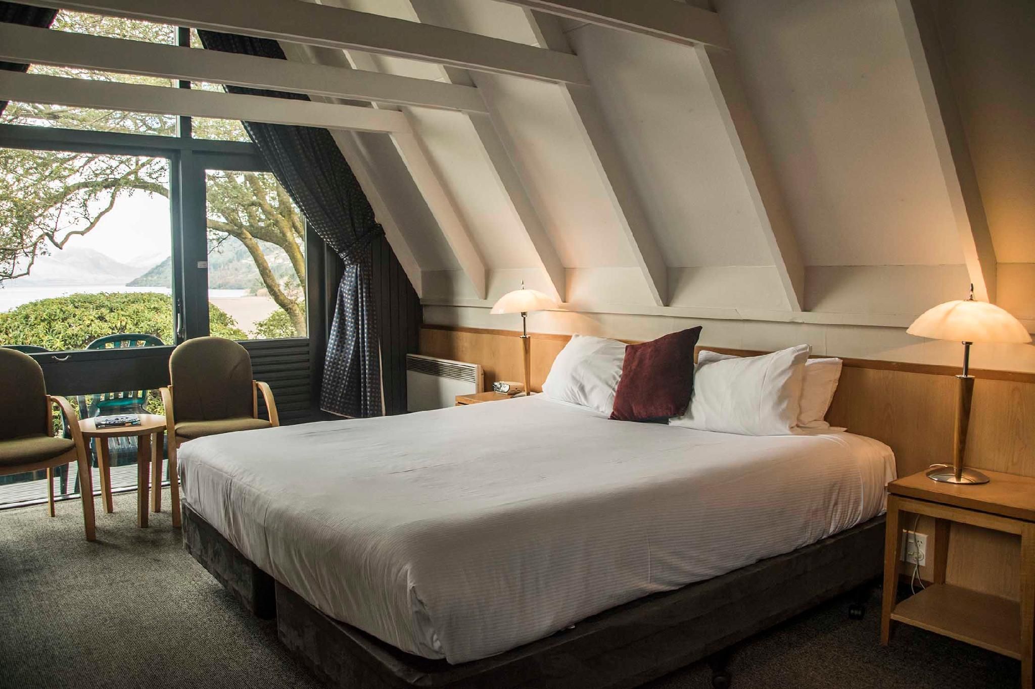 Chalet King room
