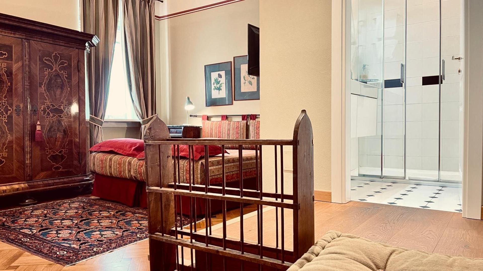 King Studio with Sofa Bed