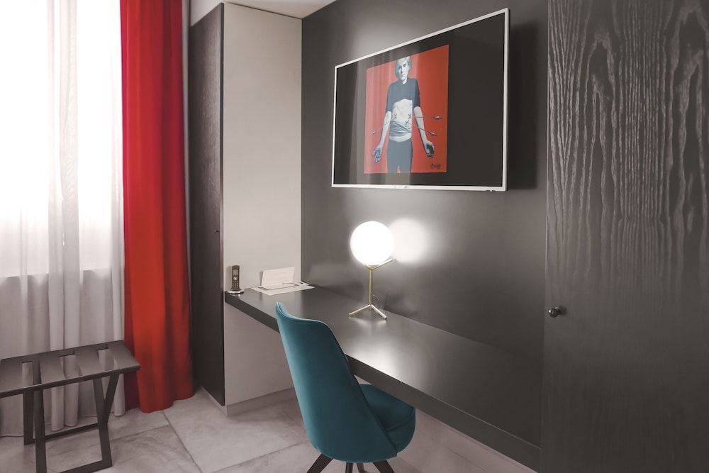 Palazzo Cornalia Deluxe Room 4