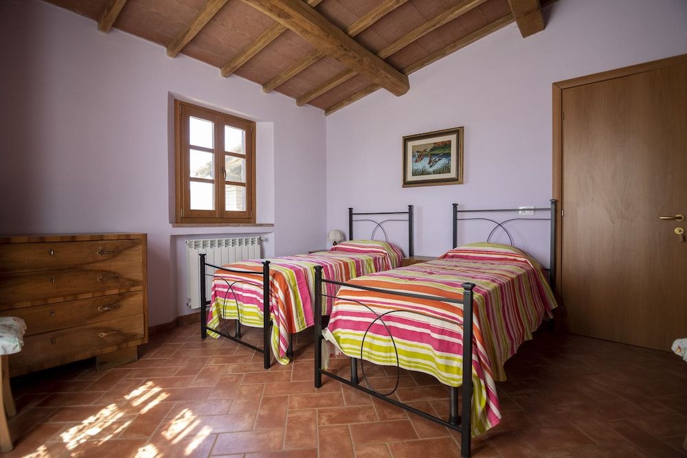 Family Apartment, 2 Bedrooms, Accessible, Hill View