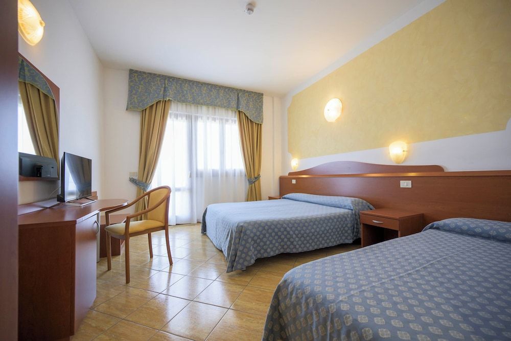Standard Quadruple Room With Lake View Terrace or Balcony