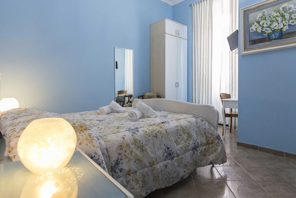 Albachiara Guest House Basic Double Room, 1 Queen Bed, Ensuite 2