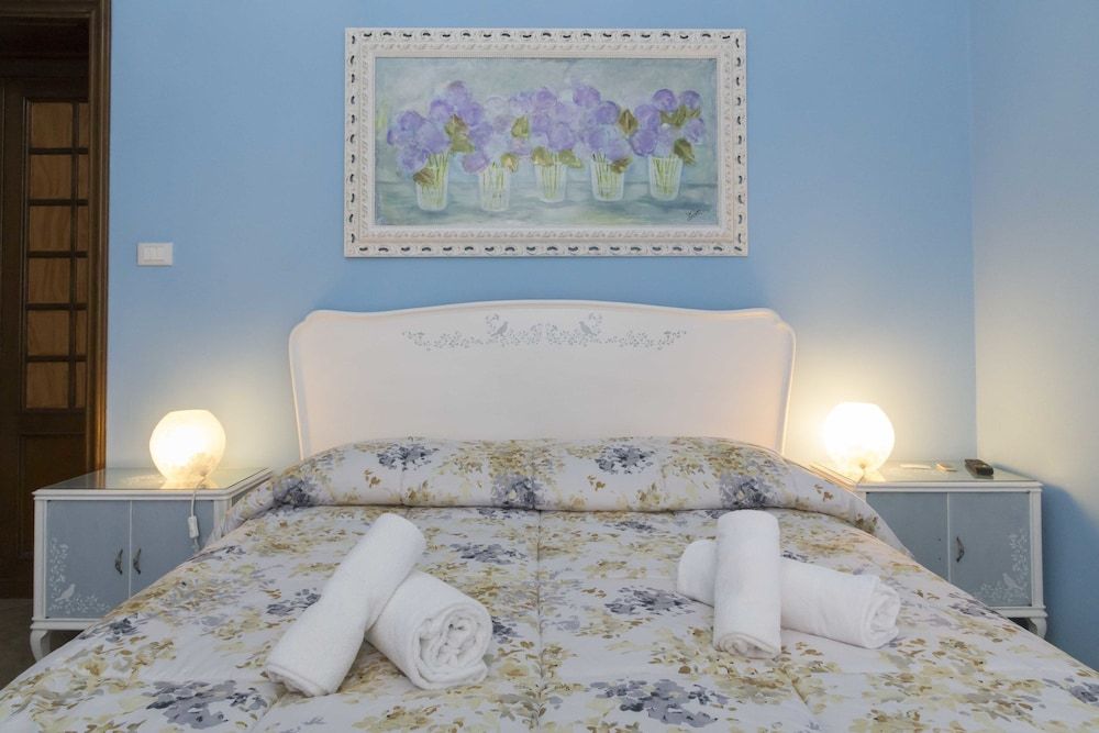 Albachiara Guest House Basic Double Room, 1 Queen Bed, Ensuite 3