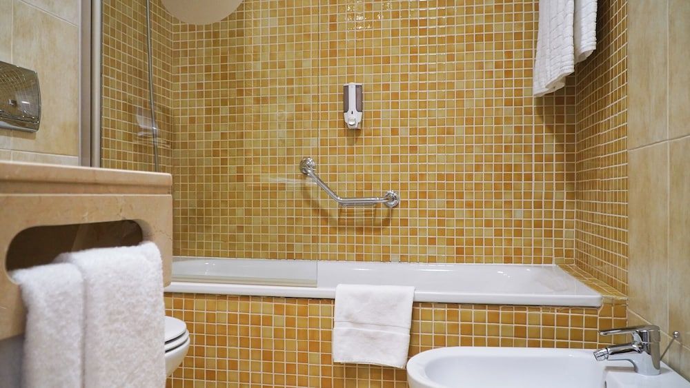 Hotel Vértice Sevilla Standard Double Room 7