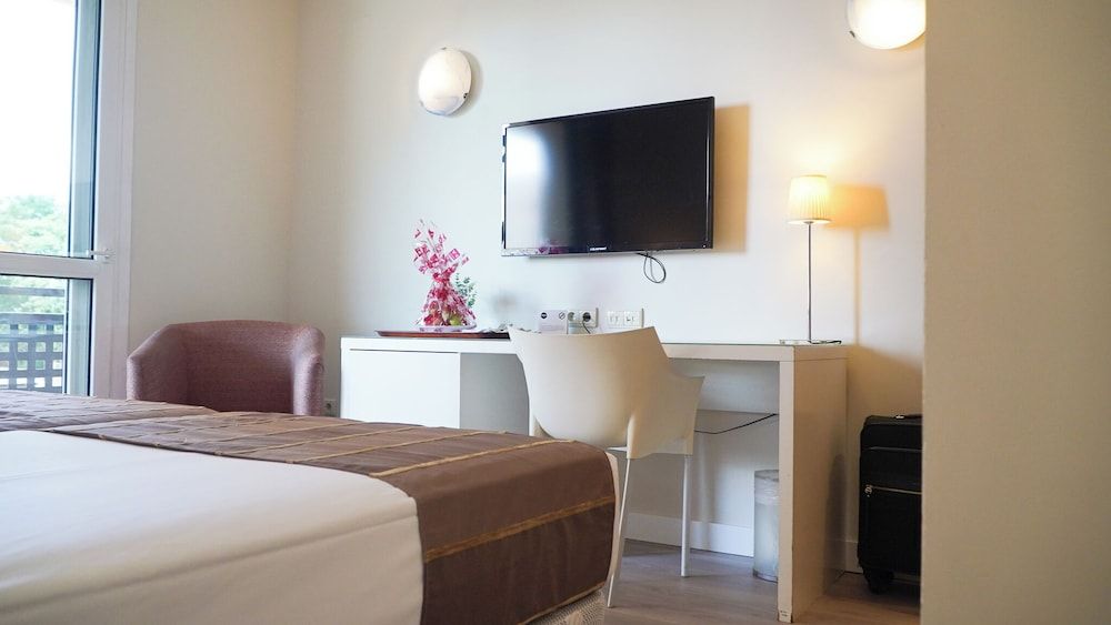 Hotel Vértice Sevilla Standard Double Room 8