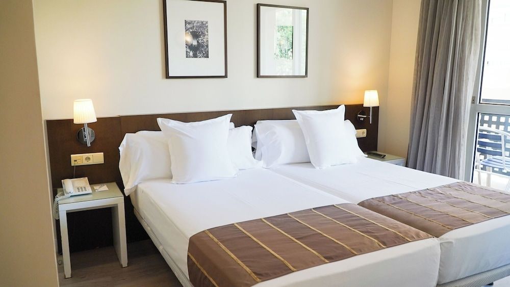 undefined Hotel Vértice Sevilla 2