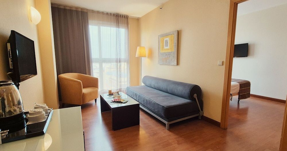 undefined Hotel Vértice Sevilla 4