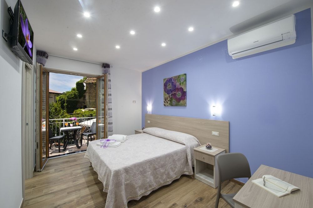 Double or Twin Room, Balcony (Viola)