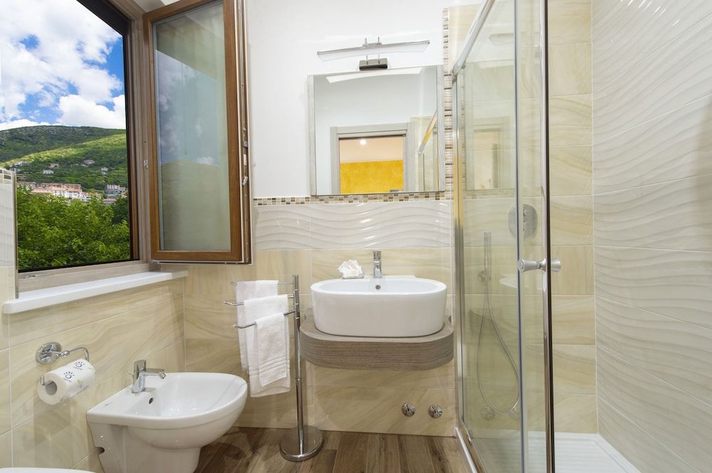 Quadruple Room (Mimosa)