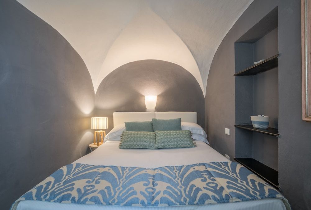 Economy Triple Room, 3 Bedrooms, Partial Sea View