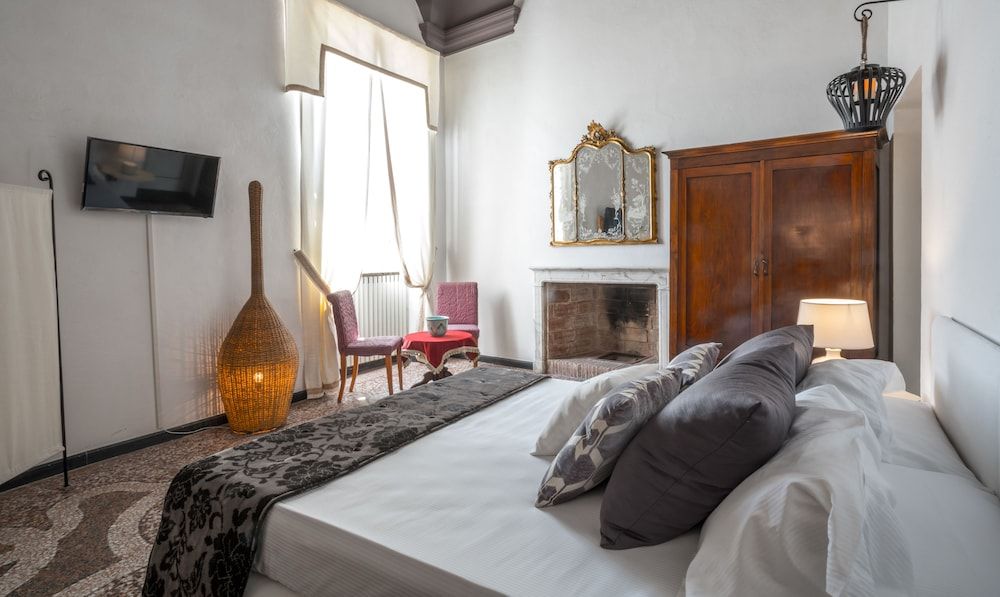 Deluxe Double Room (Percy Shelley)