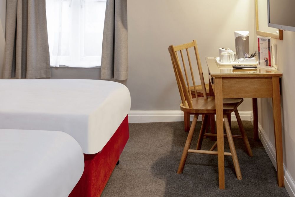 Queensway Hotel, Sure Hotel Collection by Best Western Standard Loft, 2 Twin Beds, Non Smoking (Shower Only)