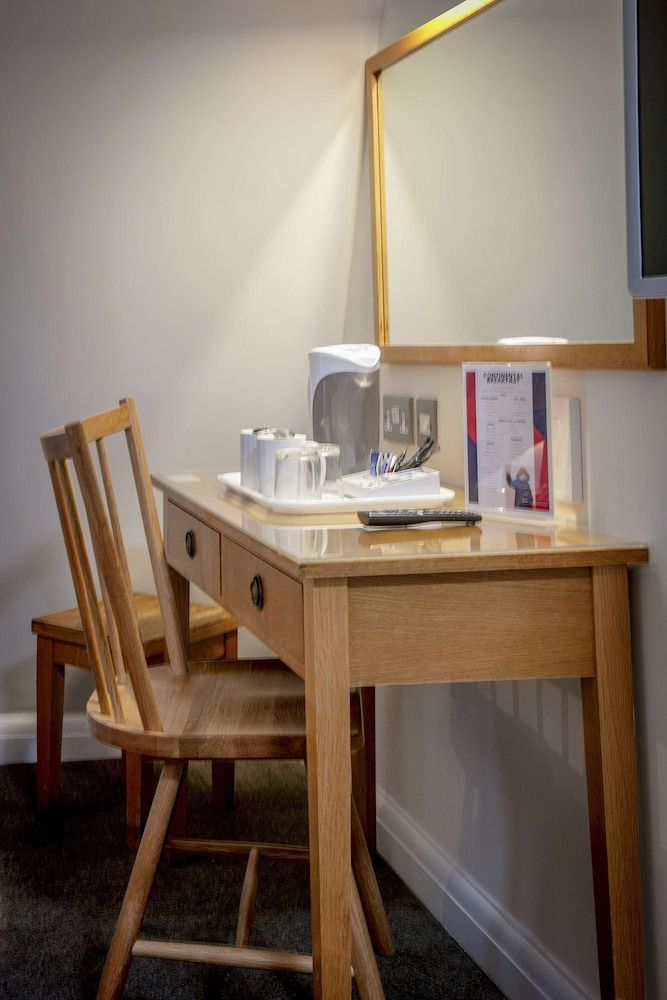 Queensway Hotel, Sure Hotel Collection by Best Western Standard Loft, 1 Double Bed, Non Smoking (Shower Only) 8