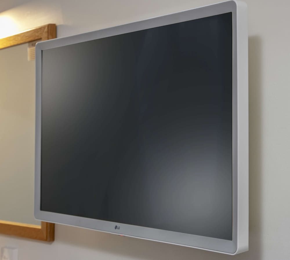 Queensway Hotel, Sure Hotel Collection by Best Western Standard Loft, 1 Double Bed, Non Smoking (Shower Only) 11