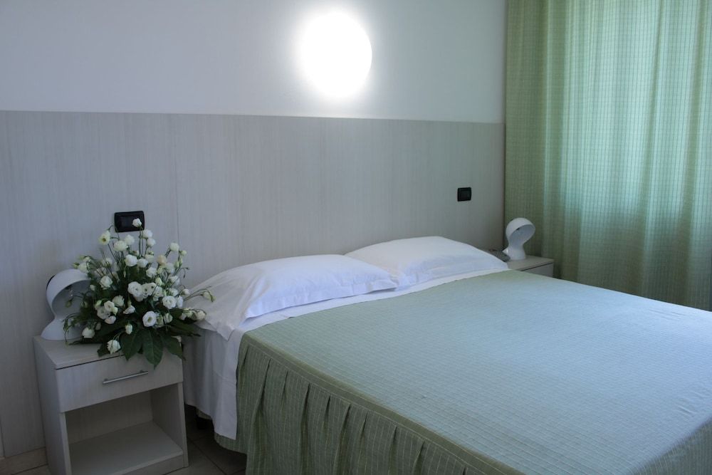 Hotel Giada Traditional Double Room, 1 Queen Bed, Non Smoking, Ensuite 2