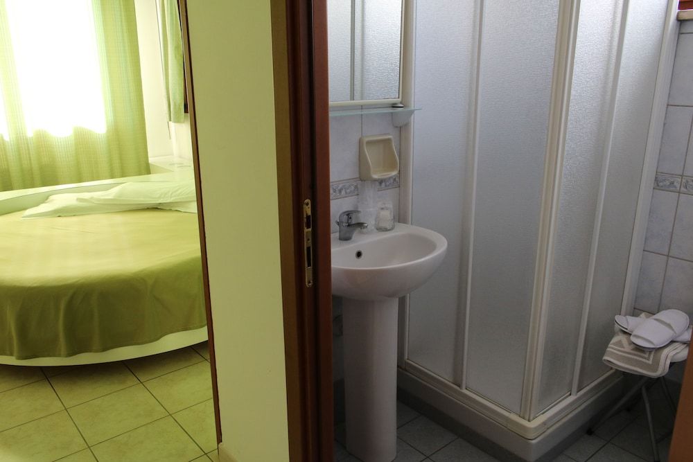 Hotel Giada Traditional Double Room, 1 Queen Bed, Non Smoking, Ensuite 6