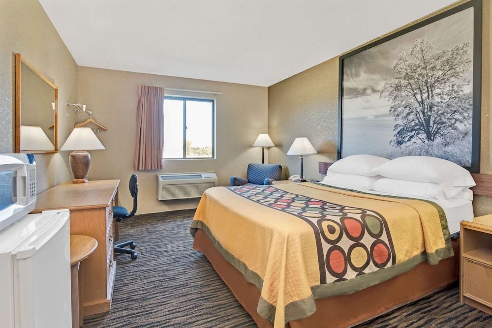 Standard Room, 1 Queen Bed, Accessible
