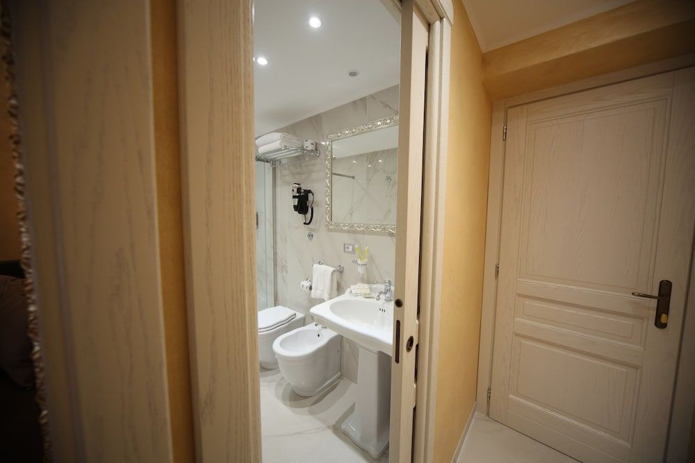 Maison Tritone Deluxe Double Room 15