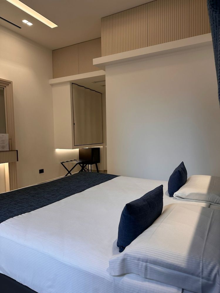 Maison Tritone Deluxe Double Room 7