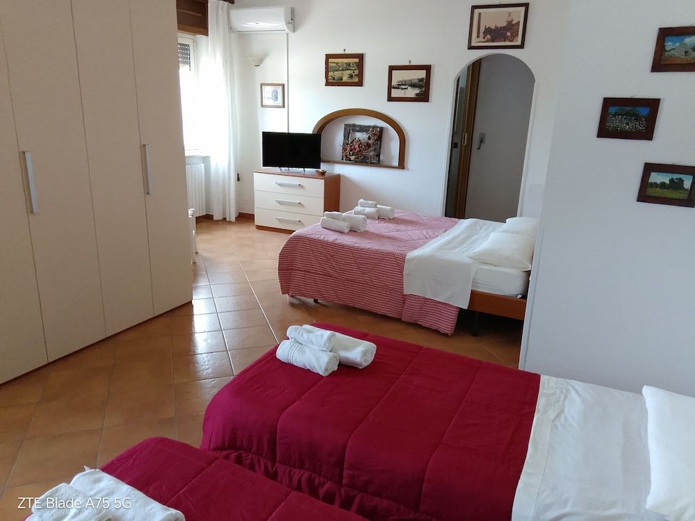 Contrada Macchia B&B Quadruple Room, Garden View 4