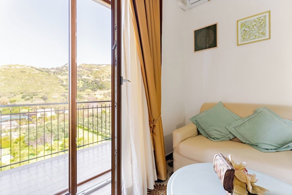 Luna B&B Standard Triple Room, 1 Bedroom, Ensuite 13