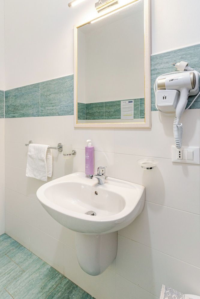 Luna B&B Standard Triple Room, 1 Bedroom, Ensuite 7