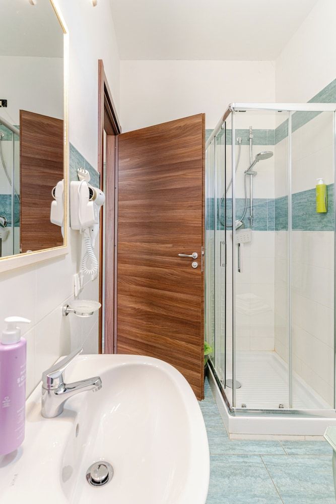 Luna B&B Standard Triple Room, 1 Bedroom, Ensuite 9