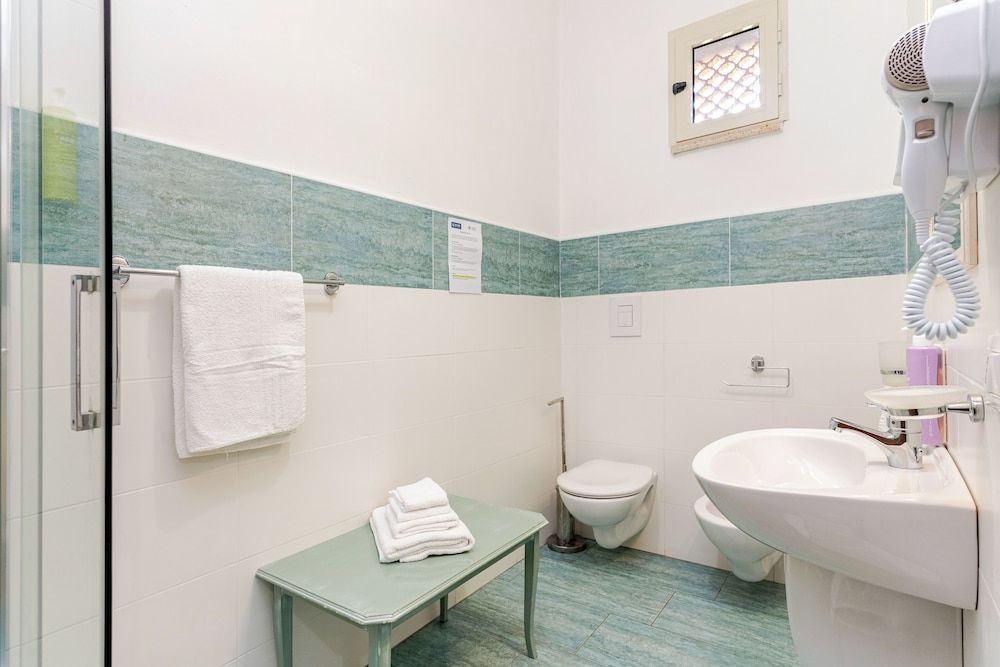 Luna B&B Standard Triple Room, 1 Bedroom, Ensuite 8