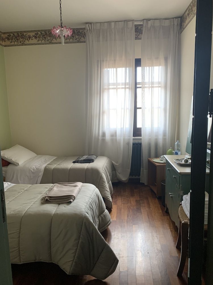 Villa Clementine Superior Suite, 2 Bedrooms, Non Smoking, Park View 3